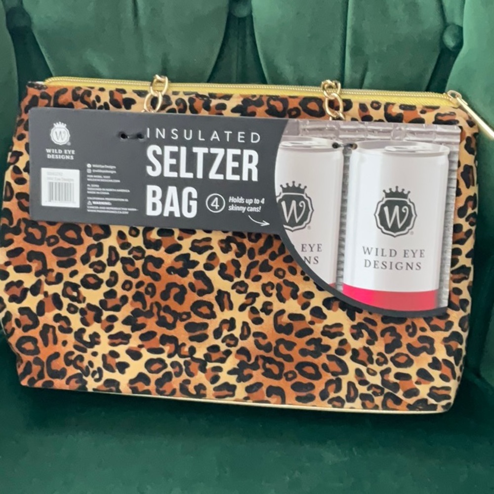 NWT wild eye design insulated drink bag